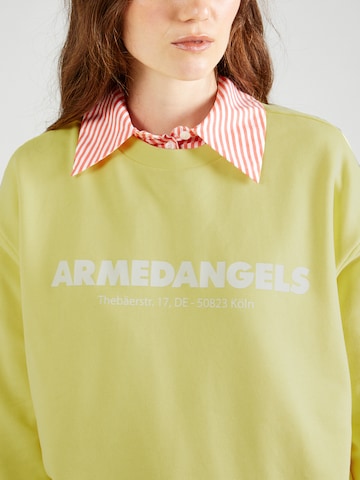 ARMEDANGELS - Sweatshirt 'ARIN' em amarelo