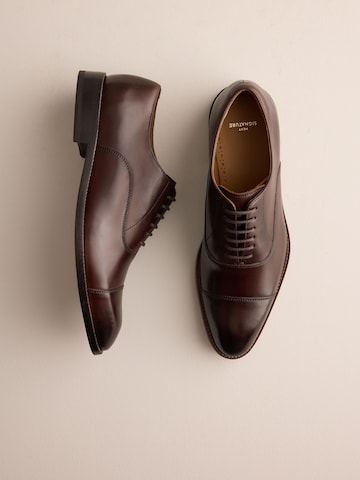 Chaussure à lacets Next en marron