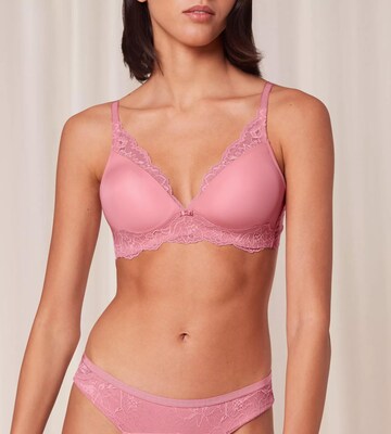 T-shirt Reggiseno 'Amourette Charm T' di TRIUMPH in rosa