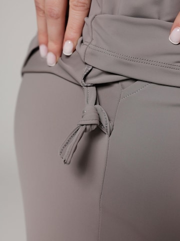 SIYA Swimwear High neck Badpak 'South - Covered' in Grijs