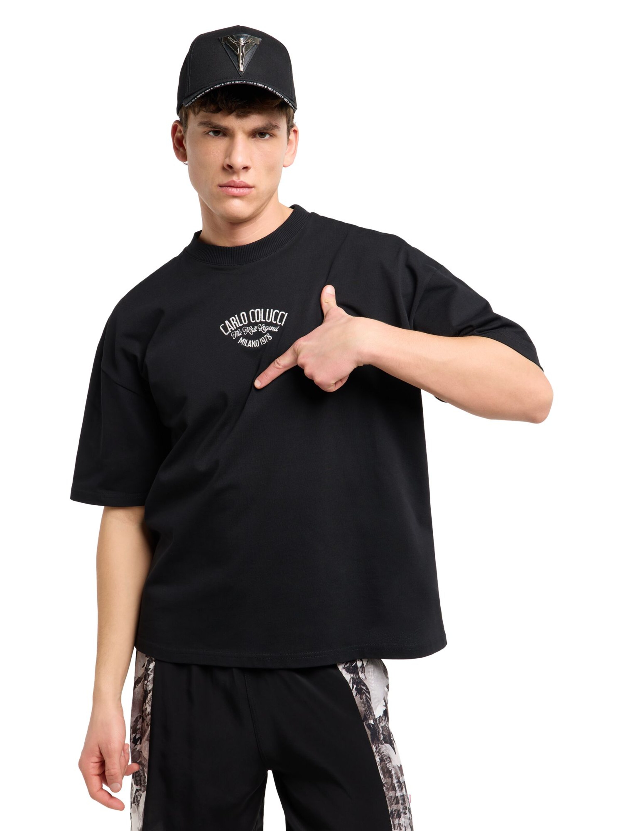 Carlo Colucci T-Shirt 'Felici' in Schwarz: Vorderseite