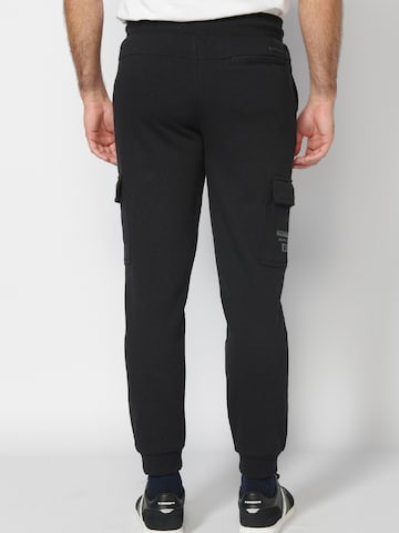 Effilé Pantalon cargo KOROSHI en noir