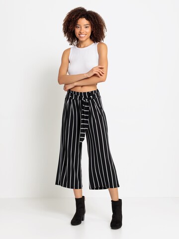 LASCANA Wide leg Pleat-front trousers in Black