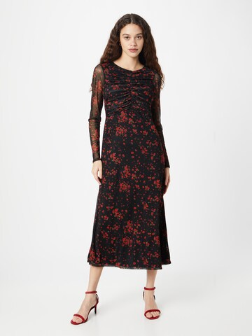 Rochie de la Dorothy Perkins pe negru: față