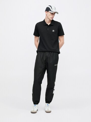 ADIDAS ORIGINALS Футболка 'ESS' в Черный