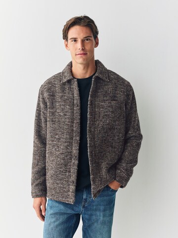 Next Tussenjas in Bruin: voorkant