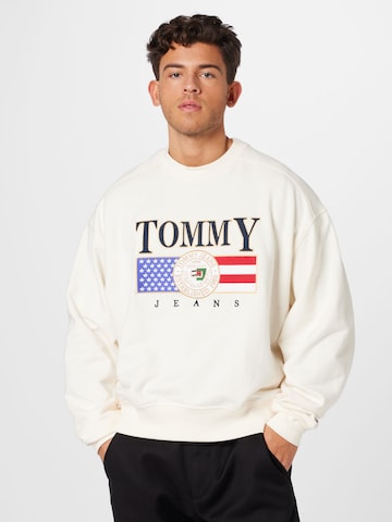 Tommy Jeans Sweatshirt in White: front