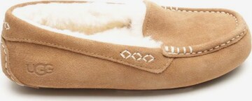UGG Flats & Loafers in 36 in Brown: front