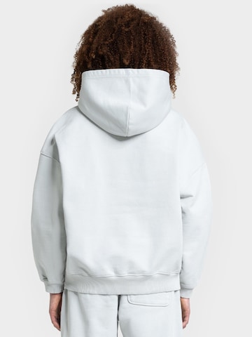 21BLESSINGS Sweatshirt 'PLAINZ' in Grey