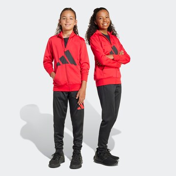 ADIDAS SPORTSWEAROdjeća za vježbanje 'Essentials' - crvena boja: prednji dio