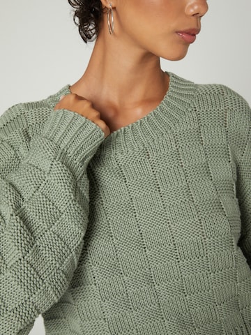 A LOT LESS Sweater 'Doro' in Green