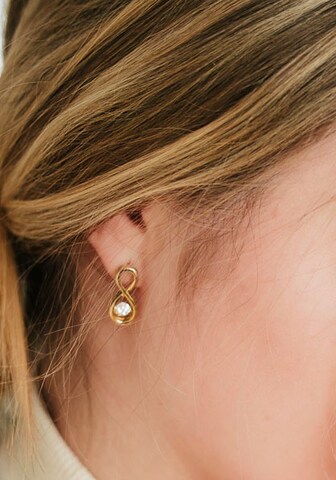Julie Julsen Earrings in Gold: front