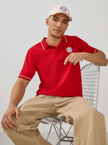 FC BAYERN MÜNCHEN Poloshirt Essentials in Rot