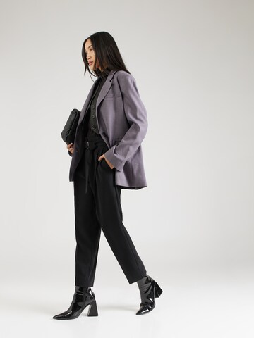 BOSS Конический (Tapered) Плиссированные брюки 'Tapiah' в Черный