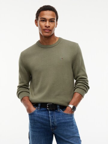 Tommy Jeans Sweater 'ESS' in Green: front