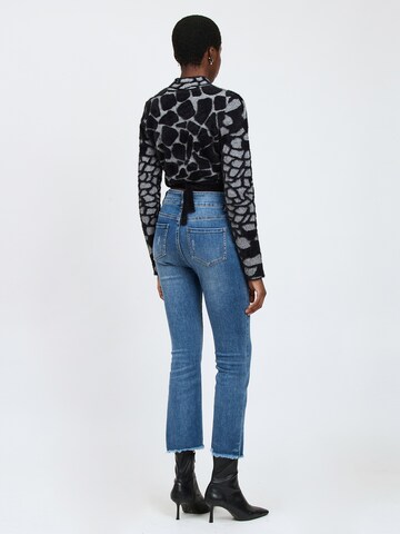 Influencer Sweater in Black