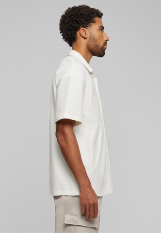 Prohibited Comfort fit Koszula w kolorze biały