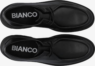 Chaussure à lacets Bianco en noir