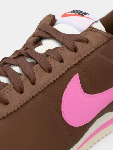 Baskets basses 'CORTEZ' Nike Sportswear en marron
