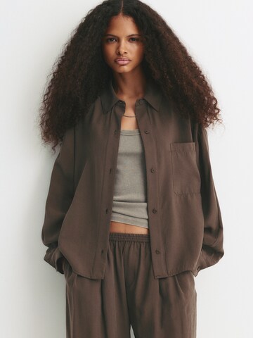 Chemisier Pull&Bear en marron : devant