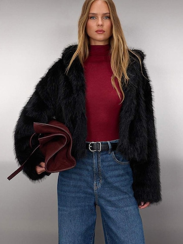 Trendyol Jacke in Schwarz: Vorderseite