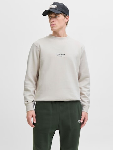 JACK & JONES Sweatshirt 'JJESOHO' in Grey: front