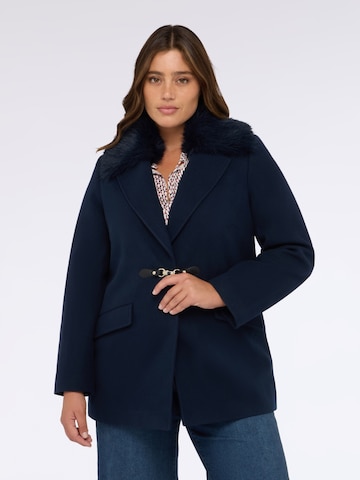 Cappotto invernale di Fiorella Rubino in blu: frontale