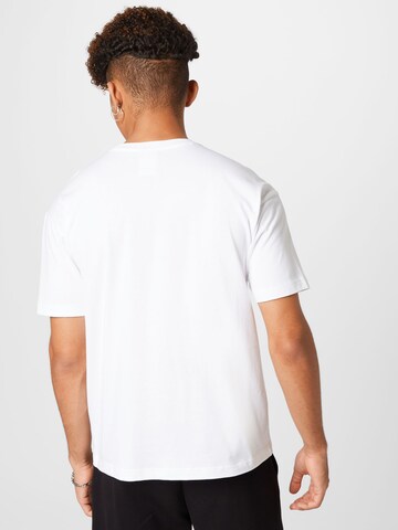 Maglietta di Champion Authentic Athletic Apparel in bianco