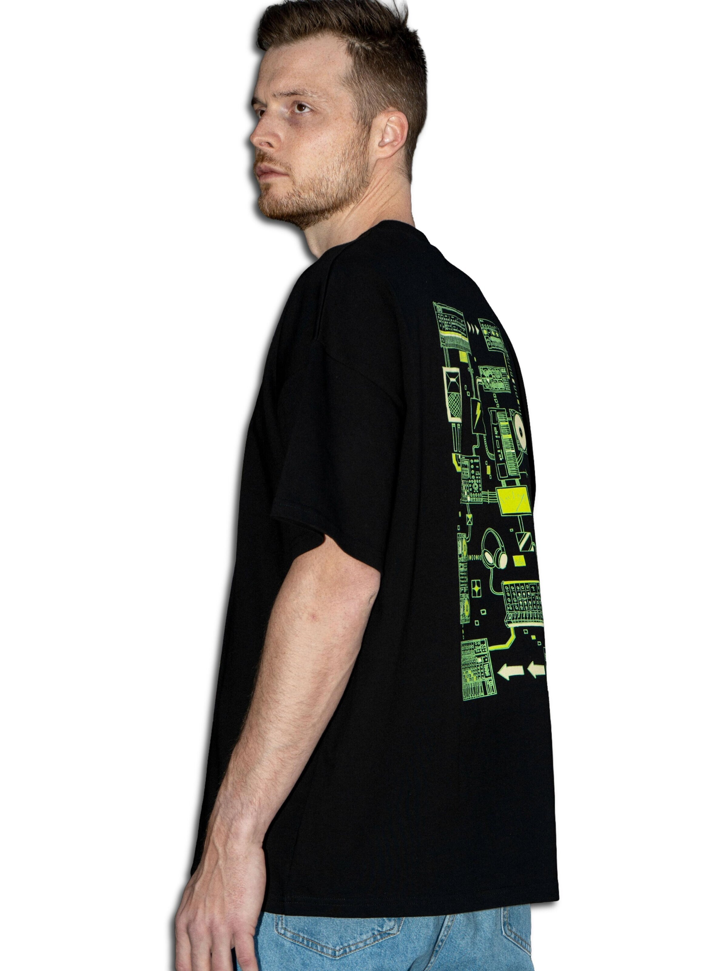 here\
ow. Shirt 'Connections T-shirt' in Zwart