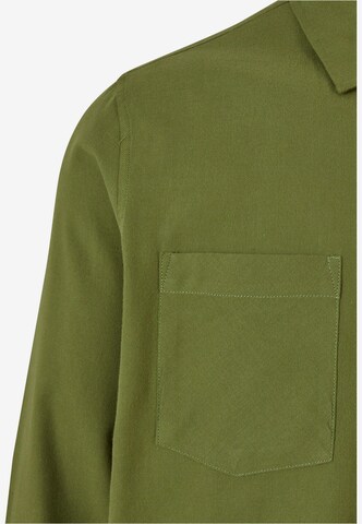 Coupe regular Chemise Urban Classics en vert