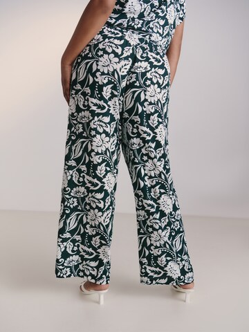 Loosefit Pantalon 'Isleen' Guido Maria Kretschmer Curvy en vert