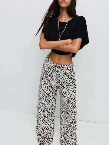 Wide Leg Pantalon Pull&Bear en blanc