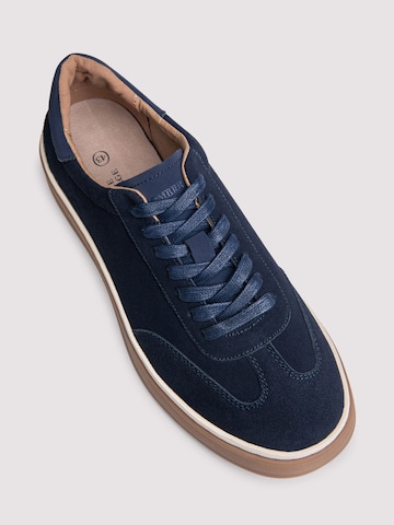 Pantofi de la Ombre pe albastru
