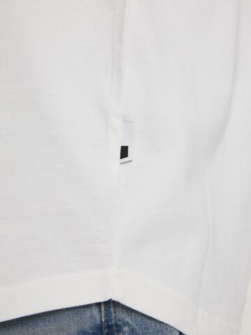 CHASIN' Shirt 'Bro' in White