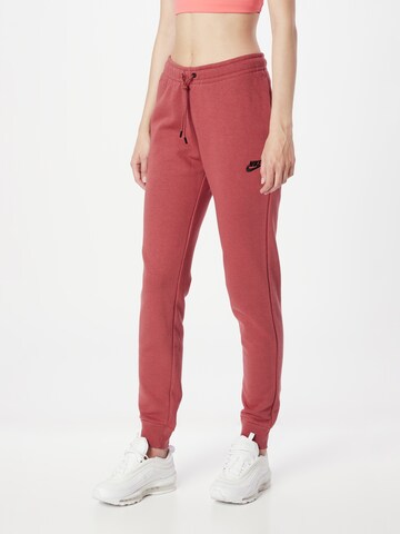 Nike Sportswear Дънки Tapered Leg Панталон 'EMEA' в червено: отпред