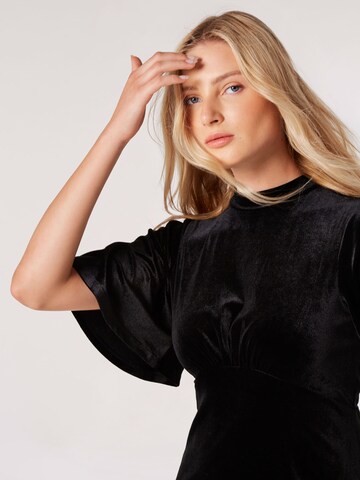 Robe de cocktail Apricot en noir