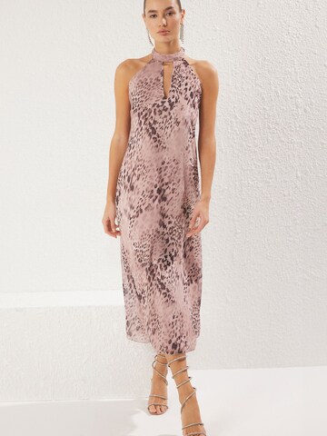 Trendyol Jurk in Roze