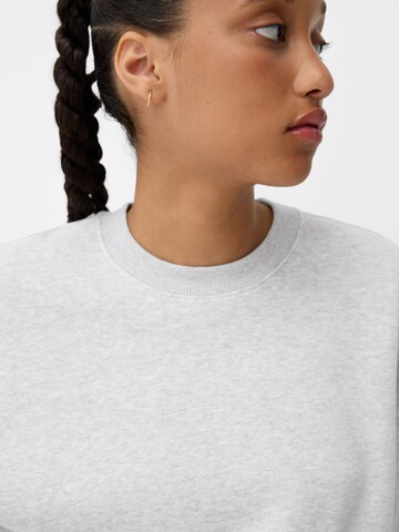Bershka Sweatshirt in Grau