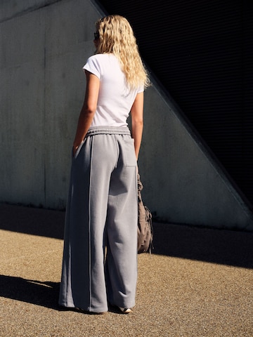 Wide leg Pantaloni sportivi di self. in grigio