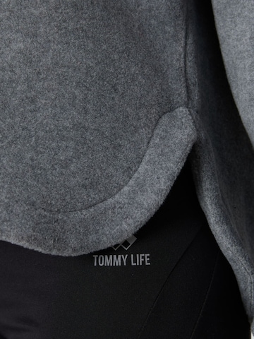 Tommy Life Sweater 'Sweatshirts' in Grey