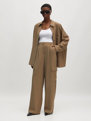 EDITED Loose fit Trousers 'Tjarda' in Brown