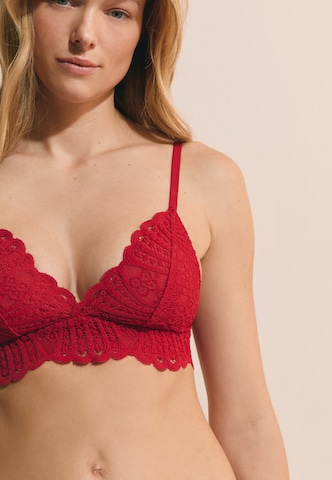 ETAM Triangle Bra 'Etreinte' in Red