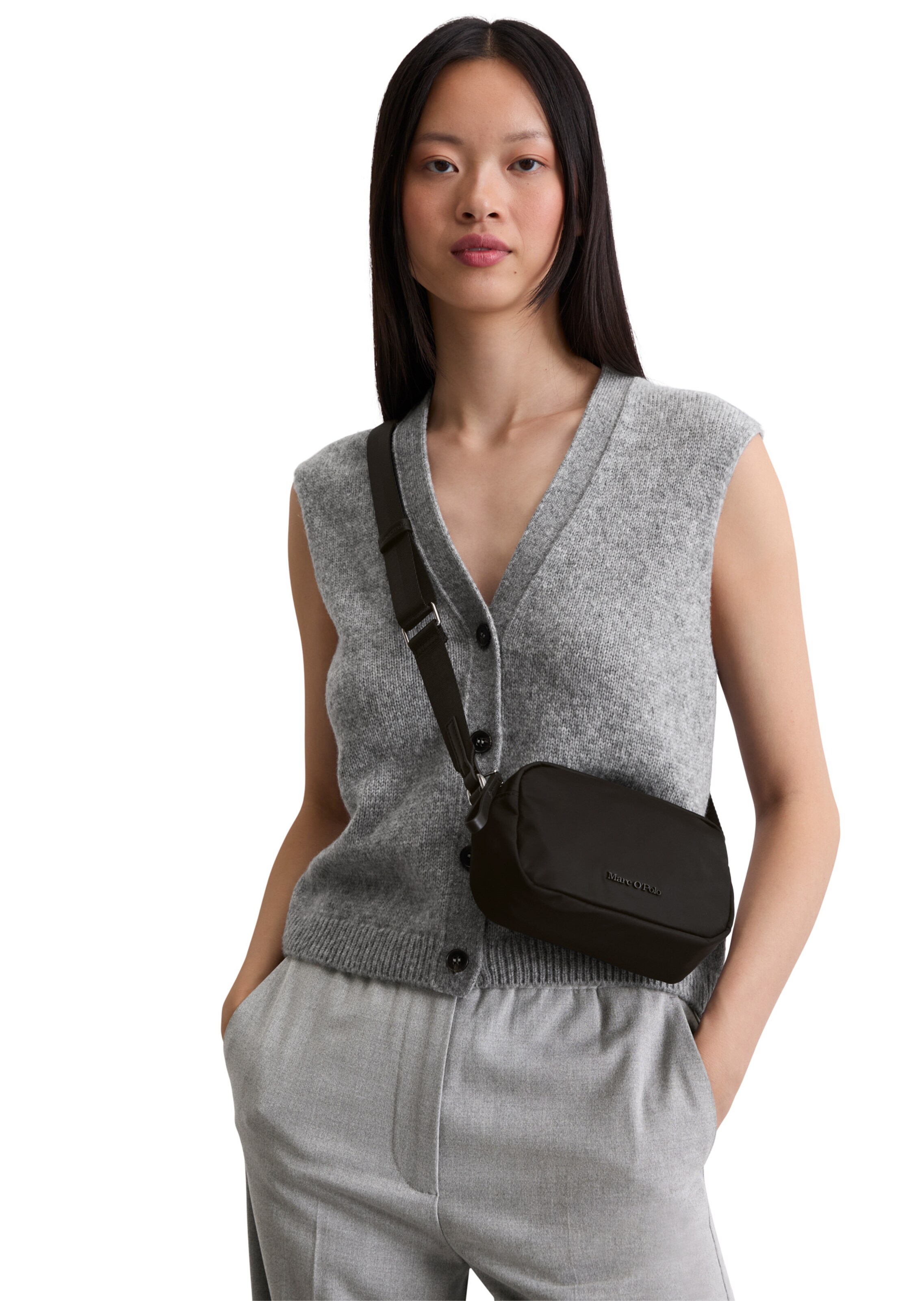 Marc O'Polo Crossbody Bag in Black: front