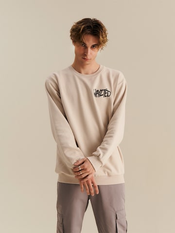 About You x Nils Kuesel Sweatshirt 'Enzo' in White: front