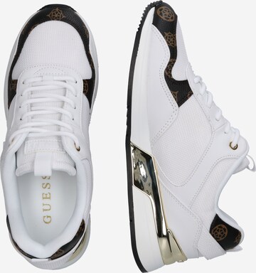 Sneaker bassa 'METZ' di GUESS in bianco