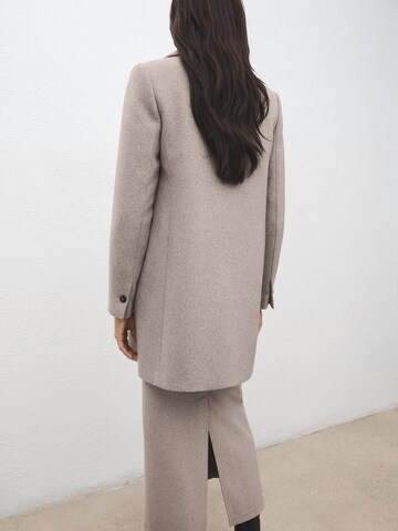 Manteau mi-saison 'DALI' MANGO en marron