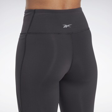 Reebok Skinny Sporthose in Schwarz