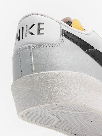 Chaussure de sport 'Blazer Lo'77' NIKE en blanc