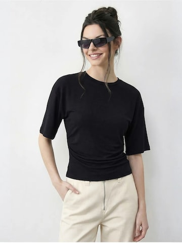 Bianco Lucci T-Shirt in Schwarz: Vorderseite