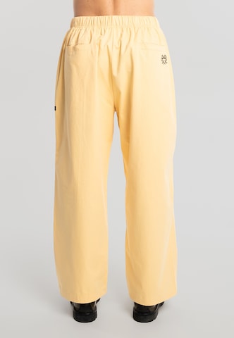 Another Cotton Lab - Loosefit Pantalón en amarillo